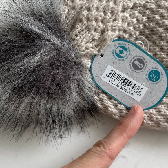 CaliKids Fleece Lined Wool Blend Knit Toque/Hat Pom Pom Soft Grey/Taupe Junior - Picture 5 of 9